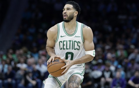 开云体育-正负值-16最低！塔图姆22中7拿24分13板8助有6失误 三分10中2