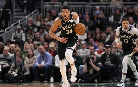 开云官网-字母哥伤情更新：无复出时间表但不赛季报销，雄鹿雪上加霜