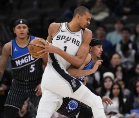 kaiyun-马刺双杀魔术升西部第二：文班25+8+4+5帽 完胜班凯罗19+10