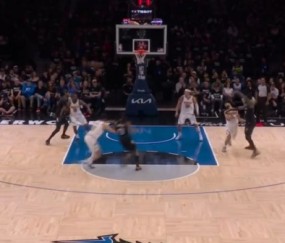 开云体育-偷师约基奇？兰德尔精彩横传穿越防守 里德空位三分正中靶心